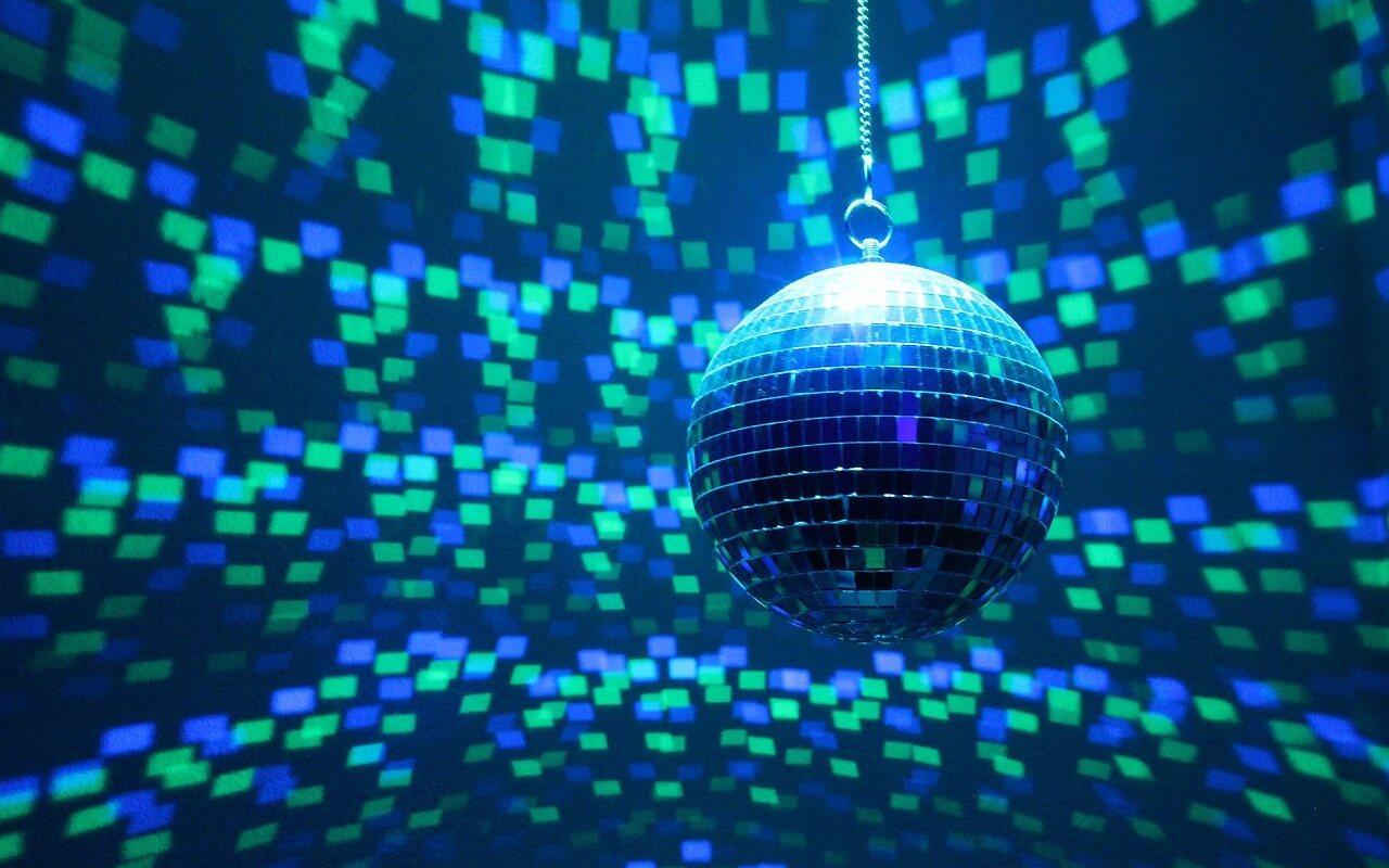 Val Chmerkovskiy Dancing with the Stars'a Dönüyor: Fresh Prince Göndermesi Ceza Getirmişti