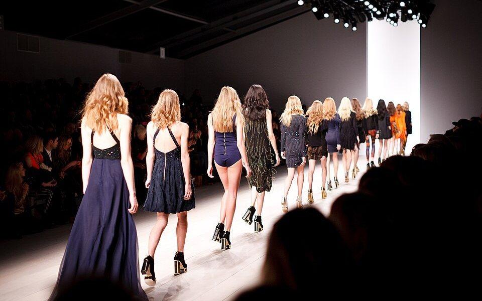 Victoria's Secret Defilesinin Unutulmaz Anları: 50 Milyon Dolarlık Sutyen