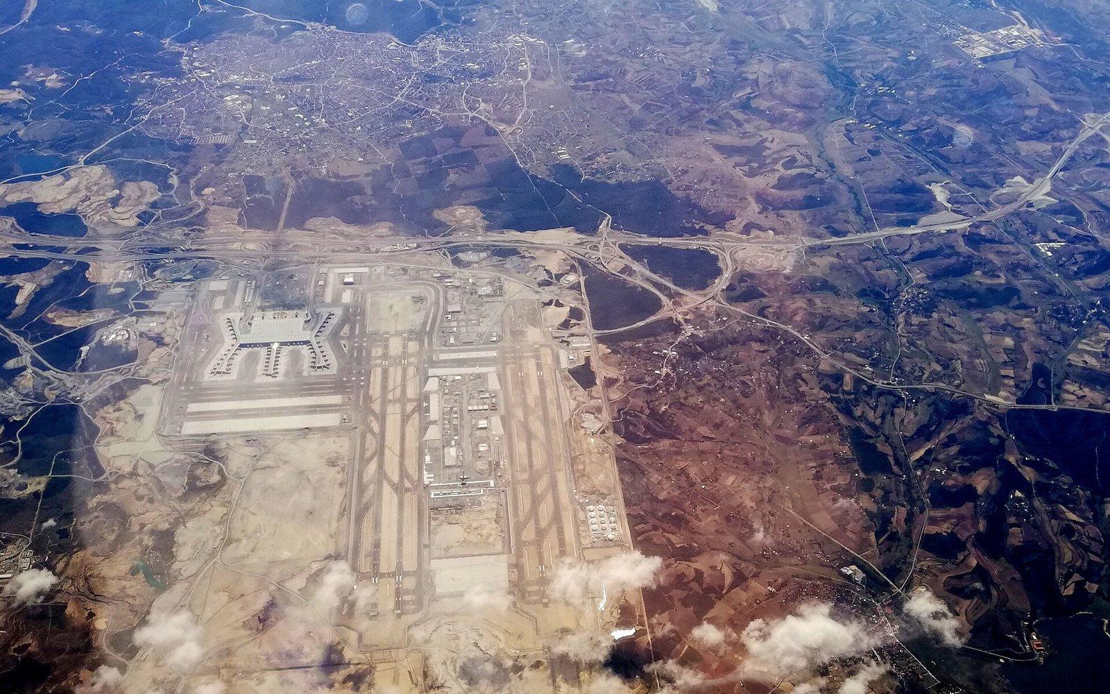 İstanbul Havalimanı Dünyanın En İyisi Seçildi: Condé Nast Traveller Okurları Changi'yi İkinciliğe İtti