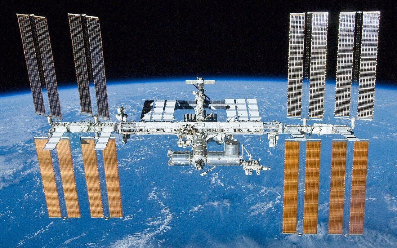Rusya ve ABD'nin ISS'ye Çapraz Uçuş Programı 2030'a Uzatıldı: Roscosmos “Amerikalı Meslektaşlarımızın Talebiyle” Dedi