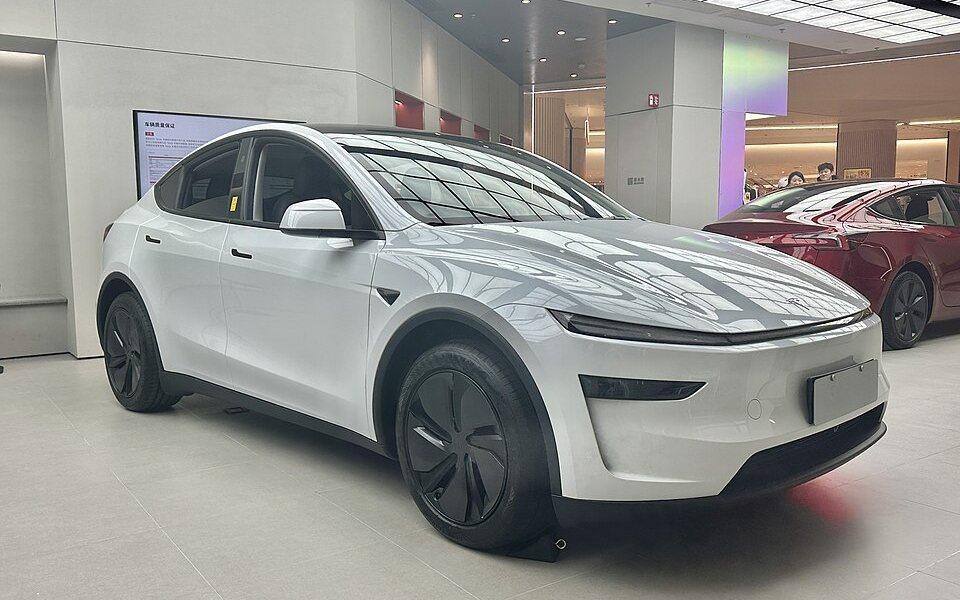 Tesla'nın Kârı Üçüncü Çeyrekte Yüzde 43 Düştü: Gelir 28 Milyar Dolarda Yatay, Robotaksi Austin'de Başladı