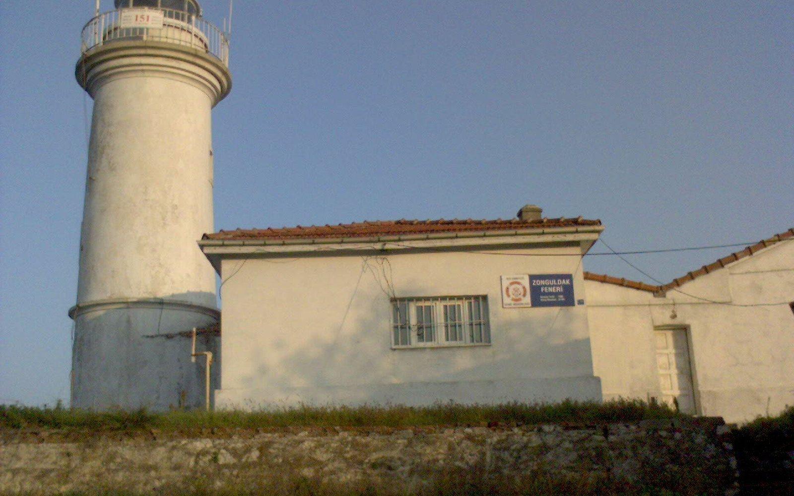 Zonguldak'ta İki Katlı Bina Çöktü: Bir Kişi Enkazdan Sağ Kurtarıldı, Bir Kişi Hayatını Kaybetti
